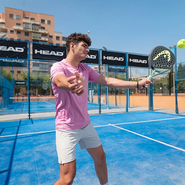Arturo Coello numéro 1 mondial de padel avec HEAD
