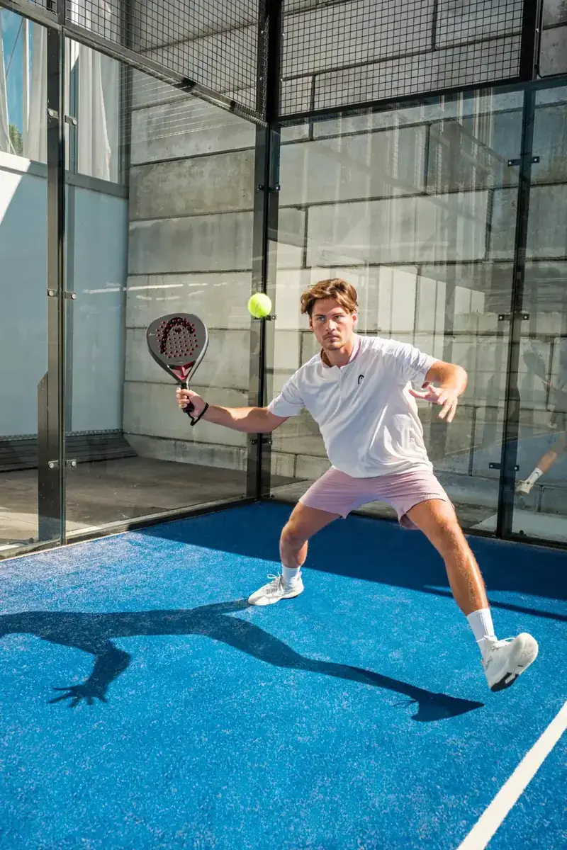 Photo lifestyle raquette HEAD Coello Pro - format paysage